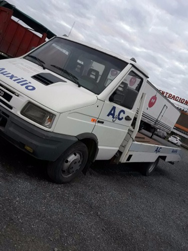 vendo iveco daily (motor 4910) recién reparada a nuevo, para asentar, modelo 1998, plancha fija, papeles al día