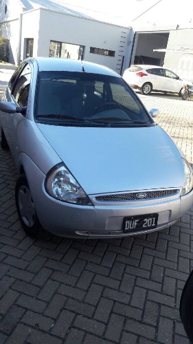 vendo ford ka , modelo 2001 , con aire. 145.000 kms , motor 1000, papeles al dia, estado impecable!