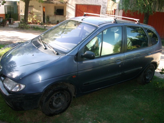 liquido scenic!!! alternador, burro, tapa de cilindro, batería, todo nuevo, técnica vigente, sin deudas, titular, correa de distrib con solo 2000 km