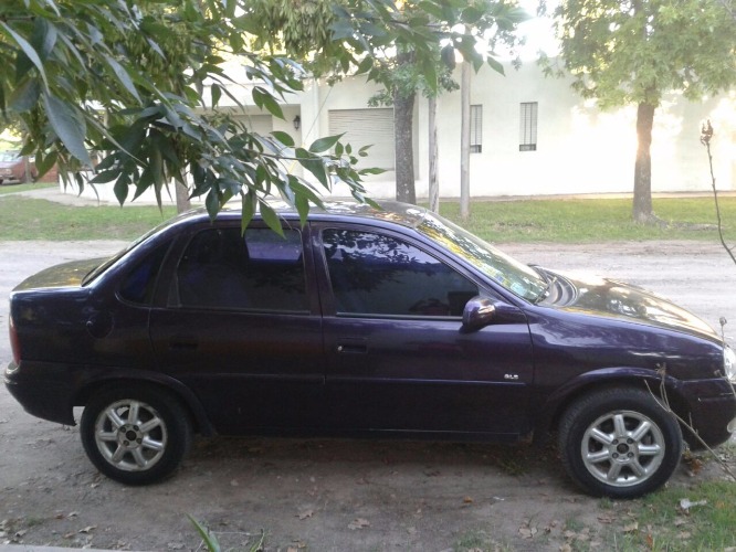 vendo corsa mod. 96 1.6 gls nafta/gnc 5 puertas