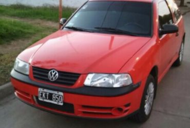 vendo gol 1.6 modelo 2004 con gnc , 143.000 km , cubiertas nuevas y papeles al día..