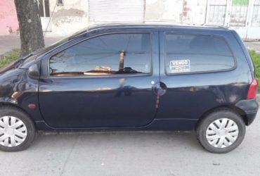 liquido antes de entregar en agencia renault twingo autentique 01, motor 1.2 nafta, 148000 kms, levanta vidrios eléctricos, cierre centralizado alarma