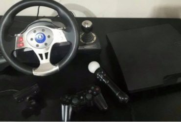 se vende play 3 con un joystick, camara, play move, volante y 18 juegos todos originales motogp13, call of duty ghosts, pes 2014,fifa 2017,nfs hp, etc