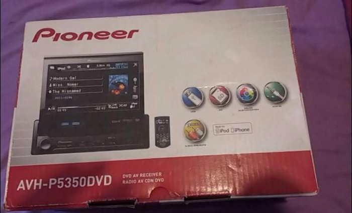 el stereo está muy bien cuidado y anda perfecto esta con su caja original con manual y control remoto