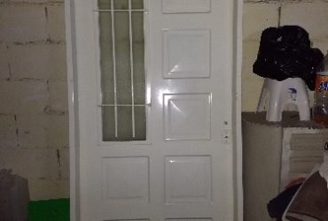 vendo puerta de chapa con ventanita, nueva para colocar.