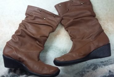 bota caña altanº 40 – forradas por dentro (poco uso) (casi nuevas)solo whatsapp