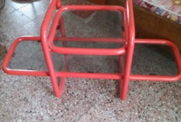 se vende Mesa para equipo d musica. Alto 66 ancho 45 largo1,20. $2000