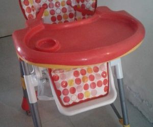 vendo sillita para comer de bebe multifuncion muy buen estado