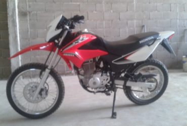 honda xr 150, modelo 2015 con solo 1000 km. exelente estado