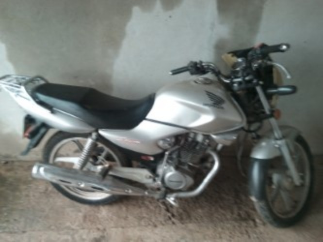 honda storm 125cc muy buena mod 2011 17000km con limitador de velocidad