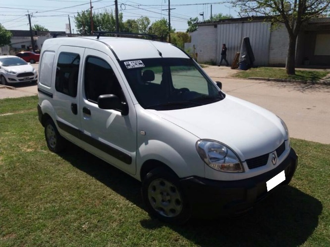 kangoo 5 puertas, muy buen estado, 111000 km originales, papeles al dia.