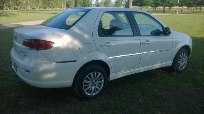 vendo fiat siena atracttive active 1.4, modelo 2012 con gnc de 5ta colocado en octubre del 2014. aire, lev. vidrios elec. comp. de a bordo, faros, etc