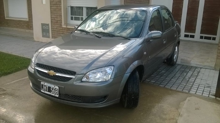 vendo chevrolet classic 2010 full, 81000 km reales, único dueño, buen calzado, buen ut, mejor motor solo hace falta combustible y andar y andar . . .