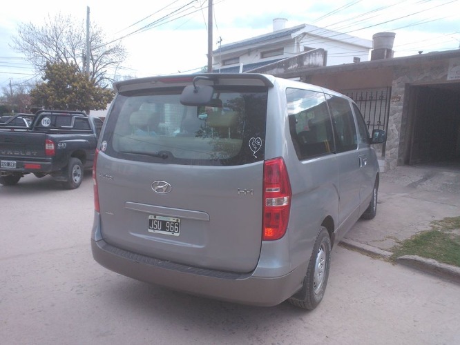 vendo h1 hyundai mod.2011-12 asientos-diesel.doble puerta lateral corrediza.de gran espacio y comodidad.oportunidad.muy buen estado!