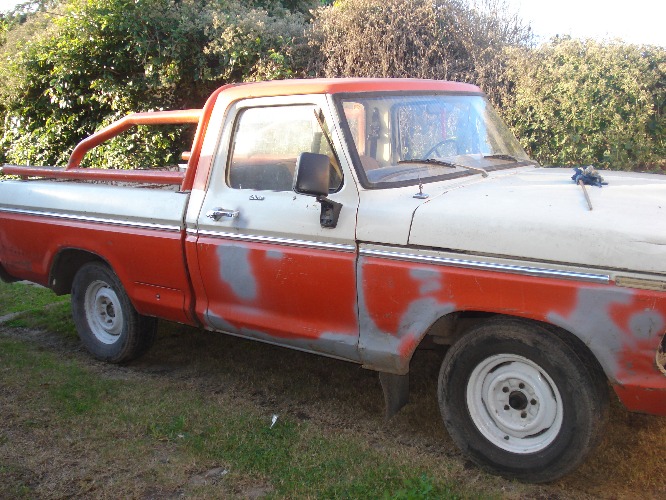 vendo chata f-100 modelo 77 con perkins 6, en funcionamiento.