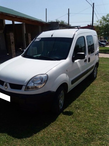 kangoo 5 puertas, muy buen estado, 111000 km originales, papeles al dia.