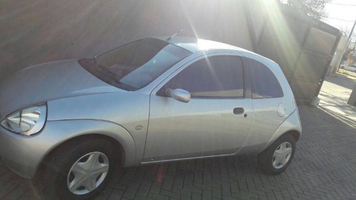 vendo ford ka , modelo 2001 , con aire. 145.000 kms , motor 1000, papeles al dia, estado impecable!