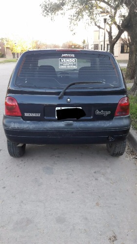 liquido antes de entregar en agencia renault twingo autentique 01, motor 1.2 nafta, 148000 kms, levanta vidrios eléctricos, cierre centralizado alarma