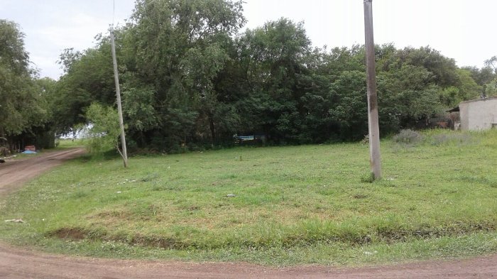 terreno de 10 metros de frente por 30 de largo ubicado en la esquina de oroño y parana, cañada de gomez.