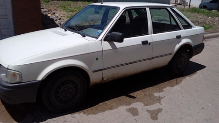 vendo ford escort ghia sx modelo 1994 motor impecable levanta vidrios , aire acondicionado y direccion hidraulica