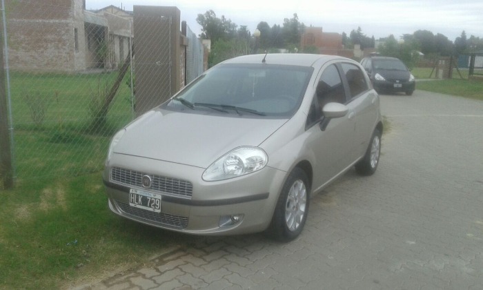 automovil fiat punto, 2008 amortiguadores nuevos y cubiertas nuevas.