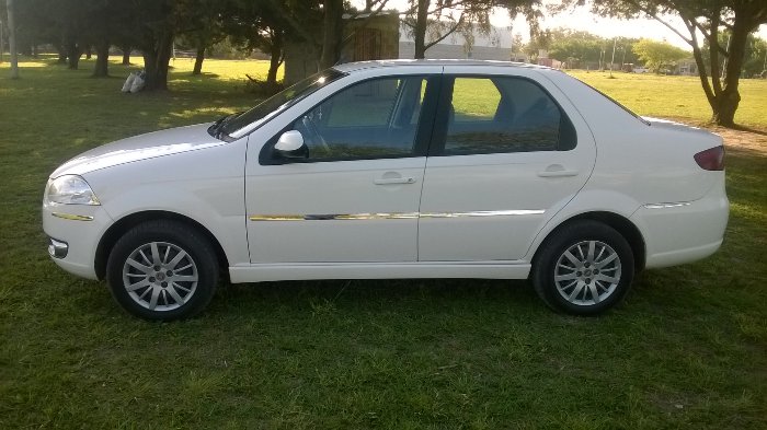 vendo fiat siena atracttive active 1.4, modelo 2012 con gnc de 5ta colocado en octubre del 2014. aire, lev. vidrios elec. comp. de a bordo, faros, etc