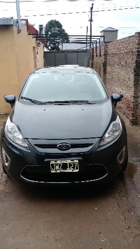 ford fiesta kinetic full mod.2011 52000km,papeles al dia,exelente estado.