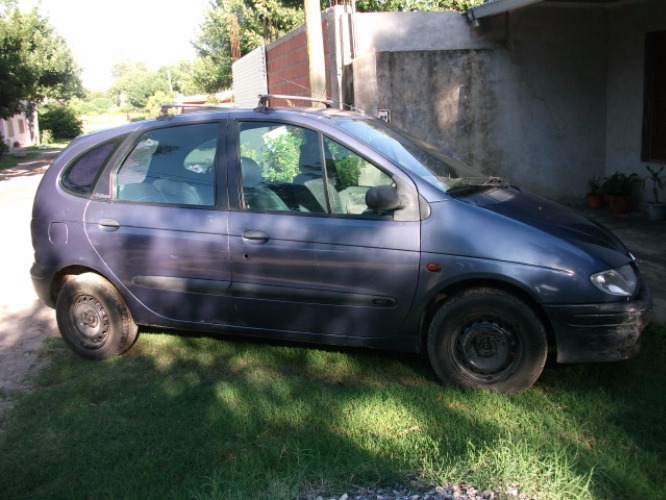 liquido scenic!!! alternador, burro, tapa de cilindro, batería, todo nuevo, técnica vigente, sin deudas, titular, correa de distrib con solo 2000 km