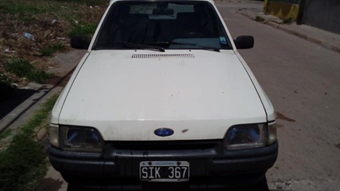 vendo ford escort ghia sx modelo 1994 motor impecable levanta vidrios , aire acondicionado y direccion hidraulica