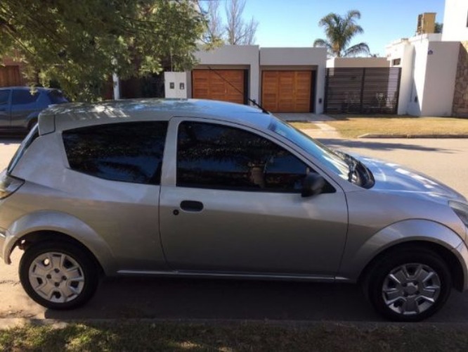 vendo ford ka 2012 – aire, dirección y alarma centralizada.