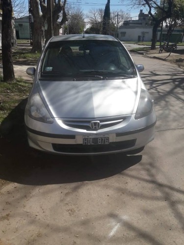 honda fit lx 2008kms 86.000único dueñobatería nueva4 cubiertas nuevasuso familiarmantenimiento siempre con repuestos originalesno permuta