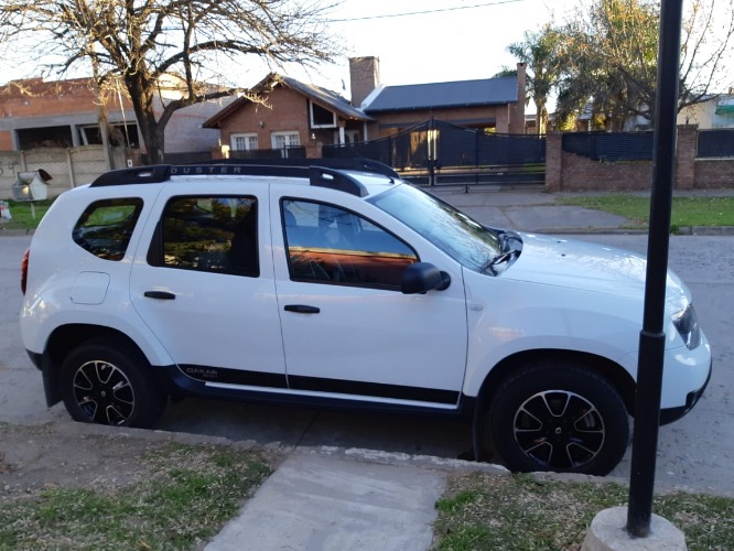 renault duster dakar 2.0, año 2017, 27000 km.