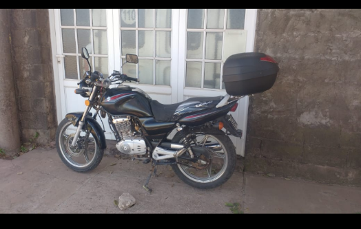 Vendo moto Suzuki